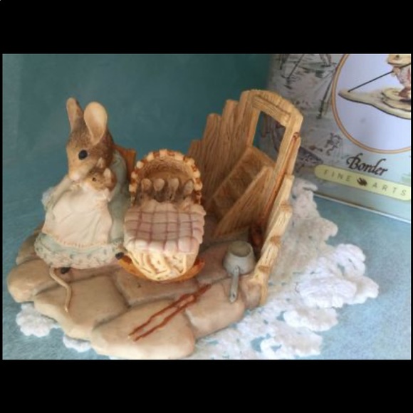 *Rare* Beatrix Potter “Hunca Munca and the Babies” Border Fine Arts Figurine - Picture 3 of 8